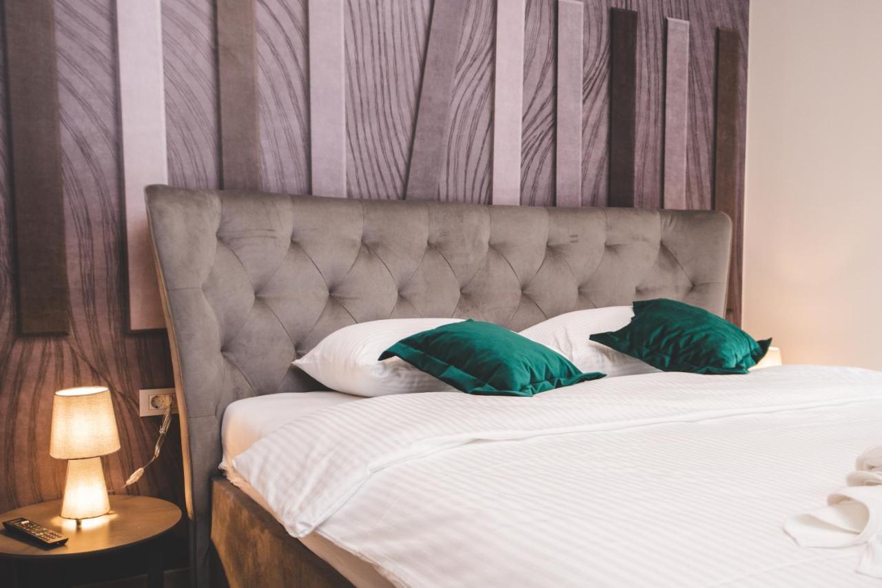 Deluxe Apartments & Rooms Revis غييكا المظهر الخارجي الصورة