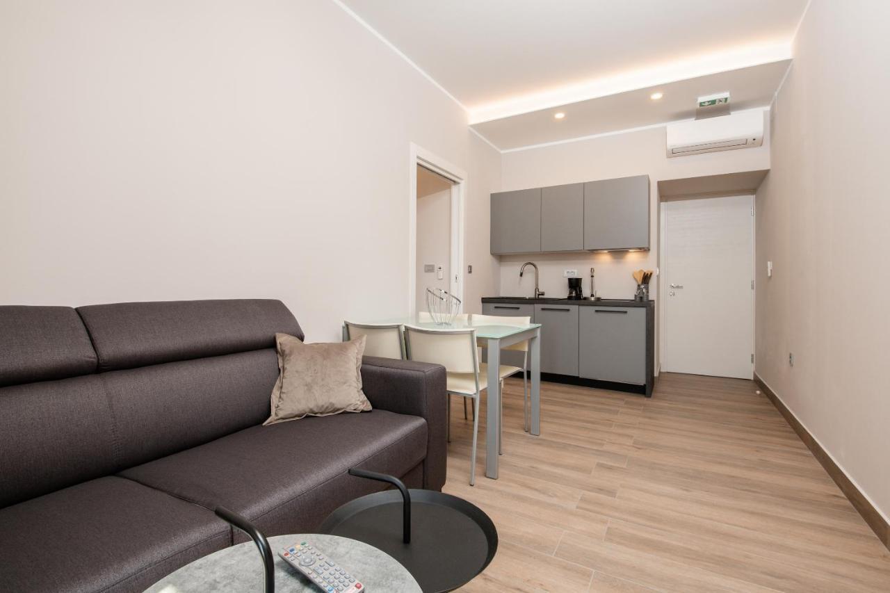 Deluxe Apartments & Rooms Revis غييكا المظهر الخارجي الصورة