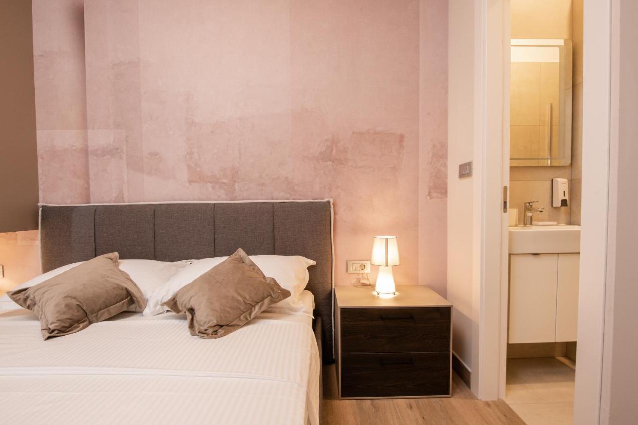 Deluxe Apartments & Rooms Revis غييكا المظهر الخارجي الصورة