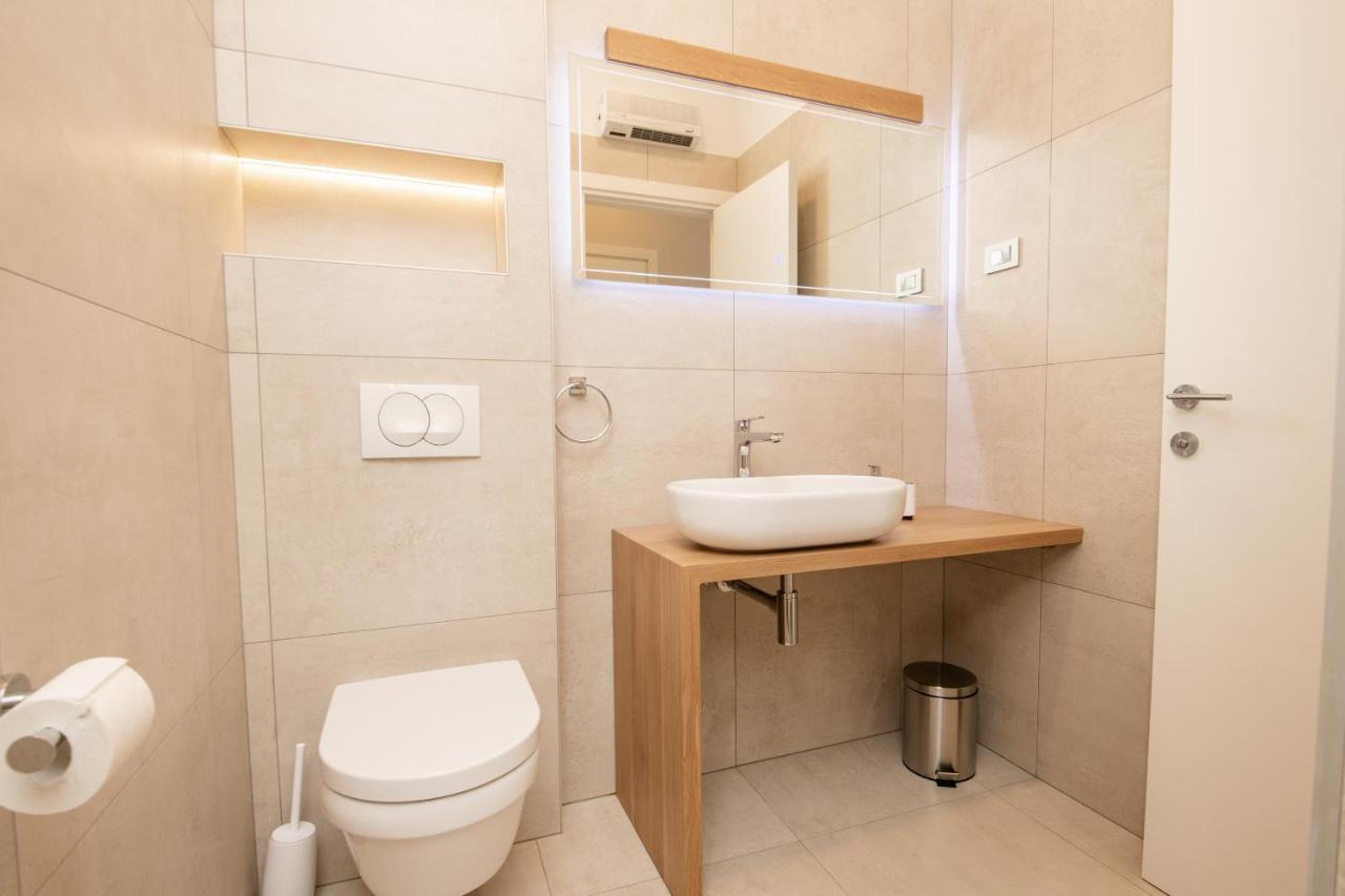 Deluxe Apartments & Rooms Revis غييكا المظهر الخارجي الصورة