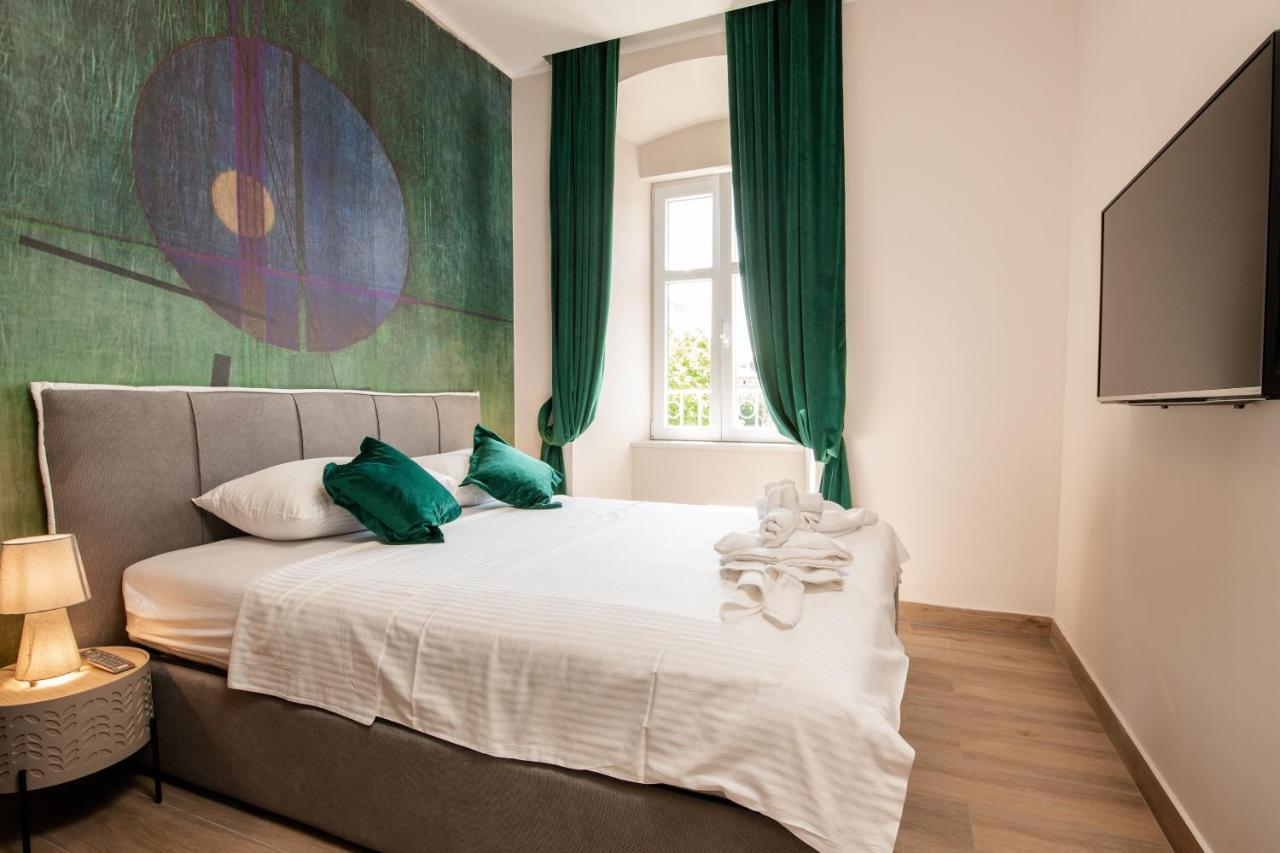Deluxe Apartments & Rooms Revis غييكا المظهر الخارجي الصورة